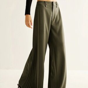 Elegant Side Pleat Wide-Leg Pants